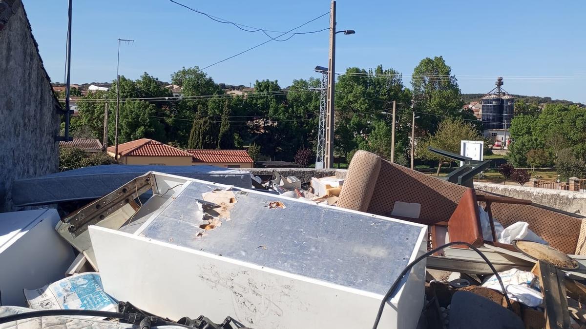 Vertedero en Almeida de Sayago