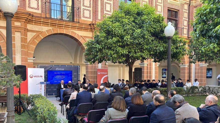 La Cátedra Veolia del Agua reúne en la UCAM a expertos de primer nivel para analizar la problemática de los vertidos