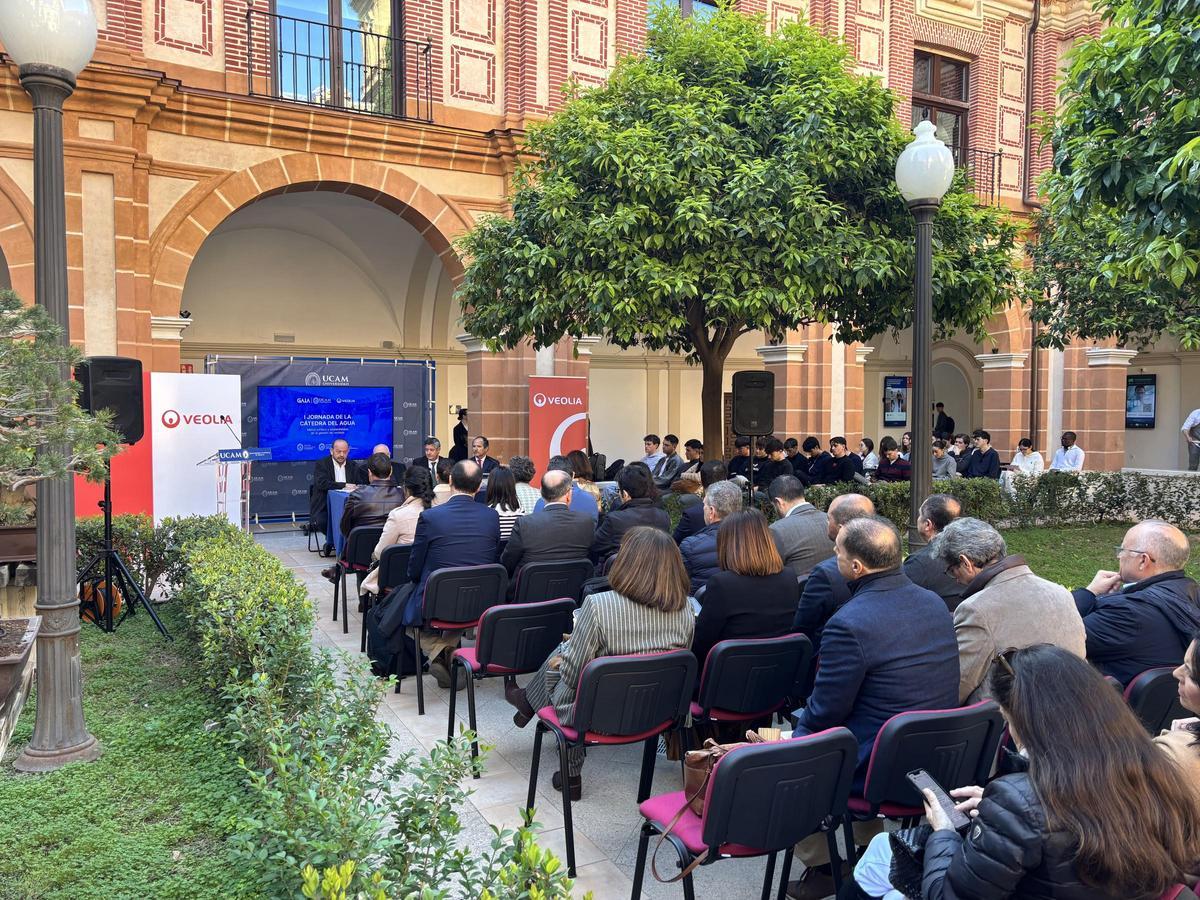 Celebración de la jornada pública ‘Marco jurídico y sostenibilidad  en la gestión de vertidos’.