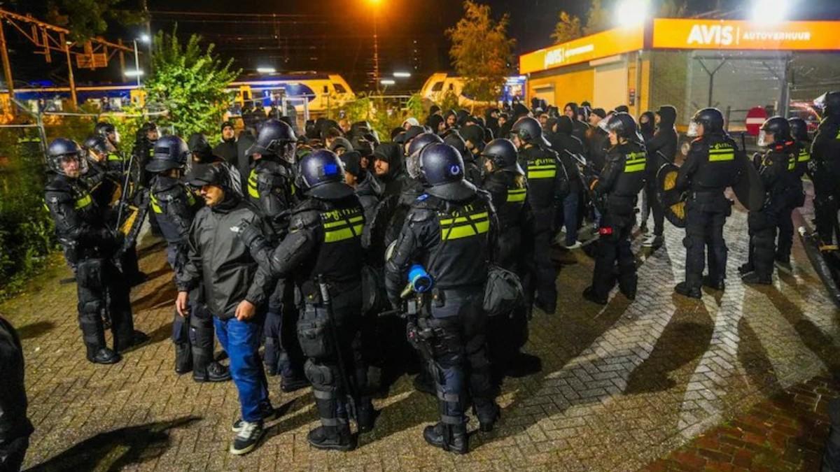 Aficionados del Nápoles detenidos en Eindhoven
