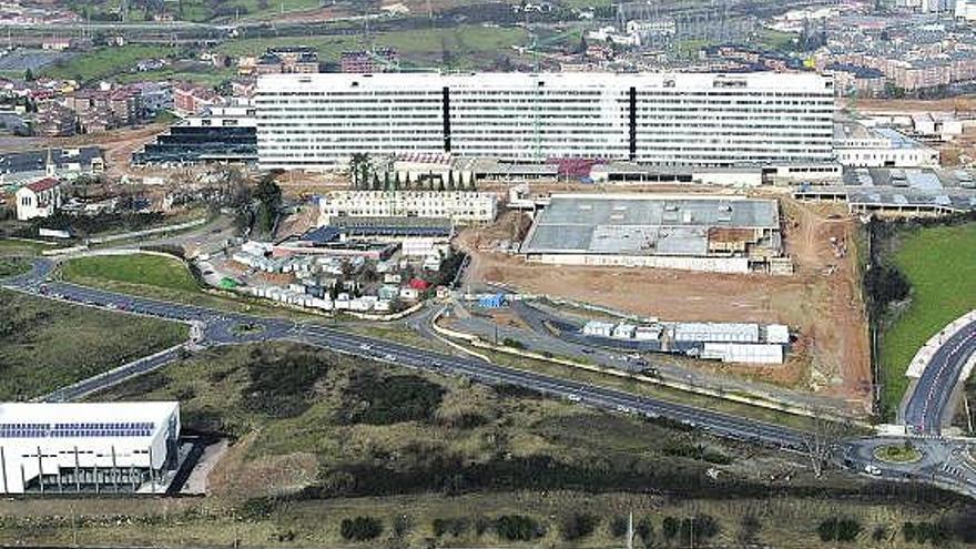 Aspecto del nuevo Hospital Universitario Central de Asturias (HUCA) que se levanta en la finca de La Cadellada.