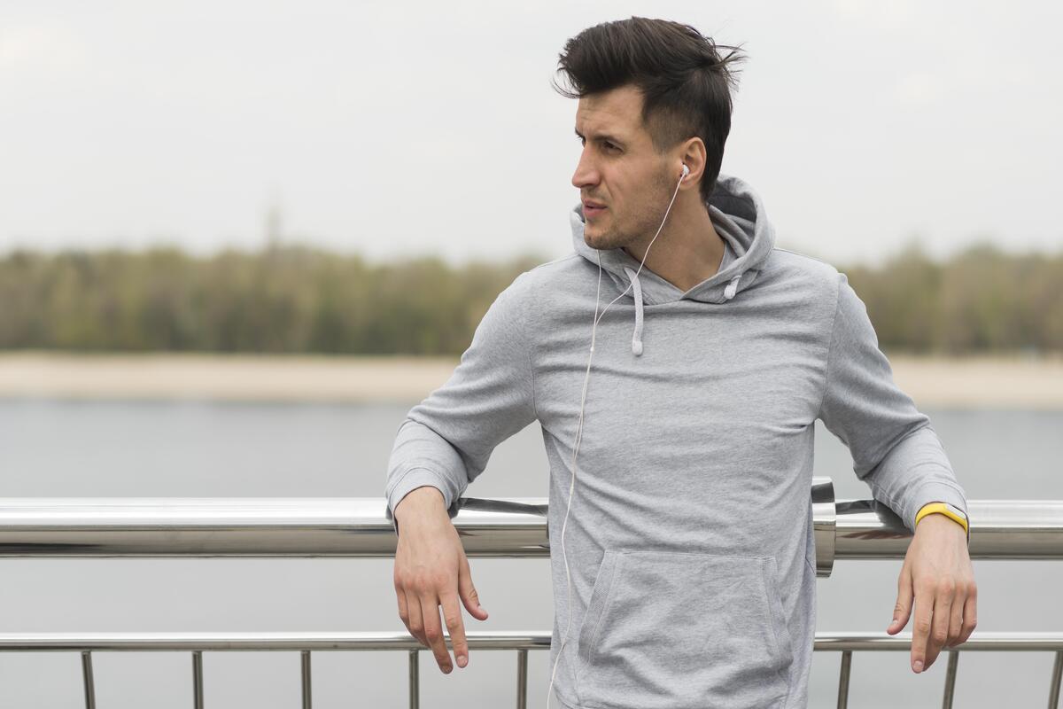 La sudadera oversize que se convertirá en una pieza imprescindible de tu armario