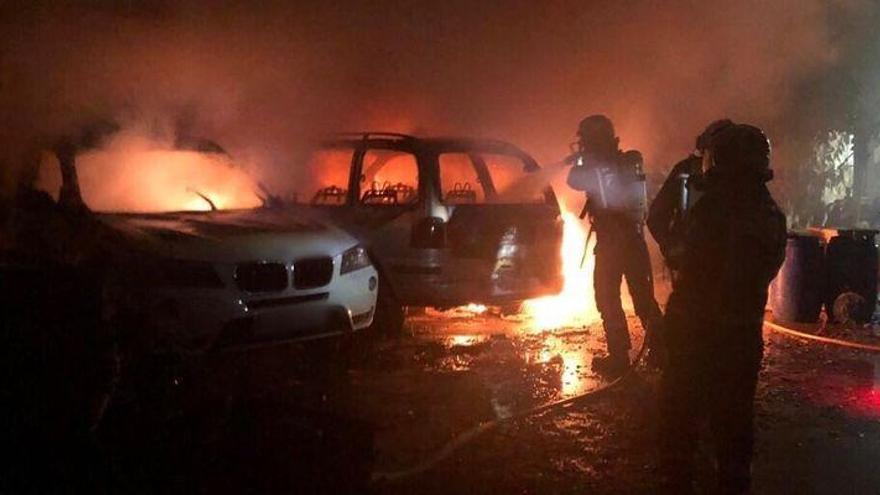 Se incendian dos coches en Almassora