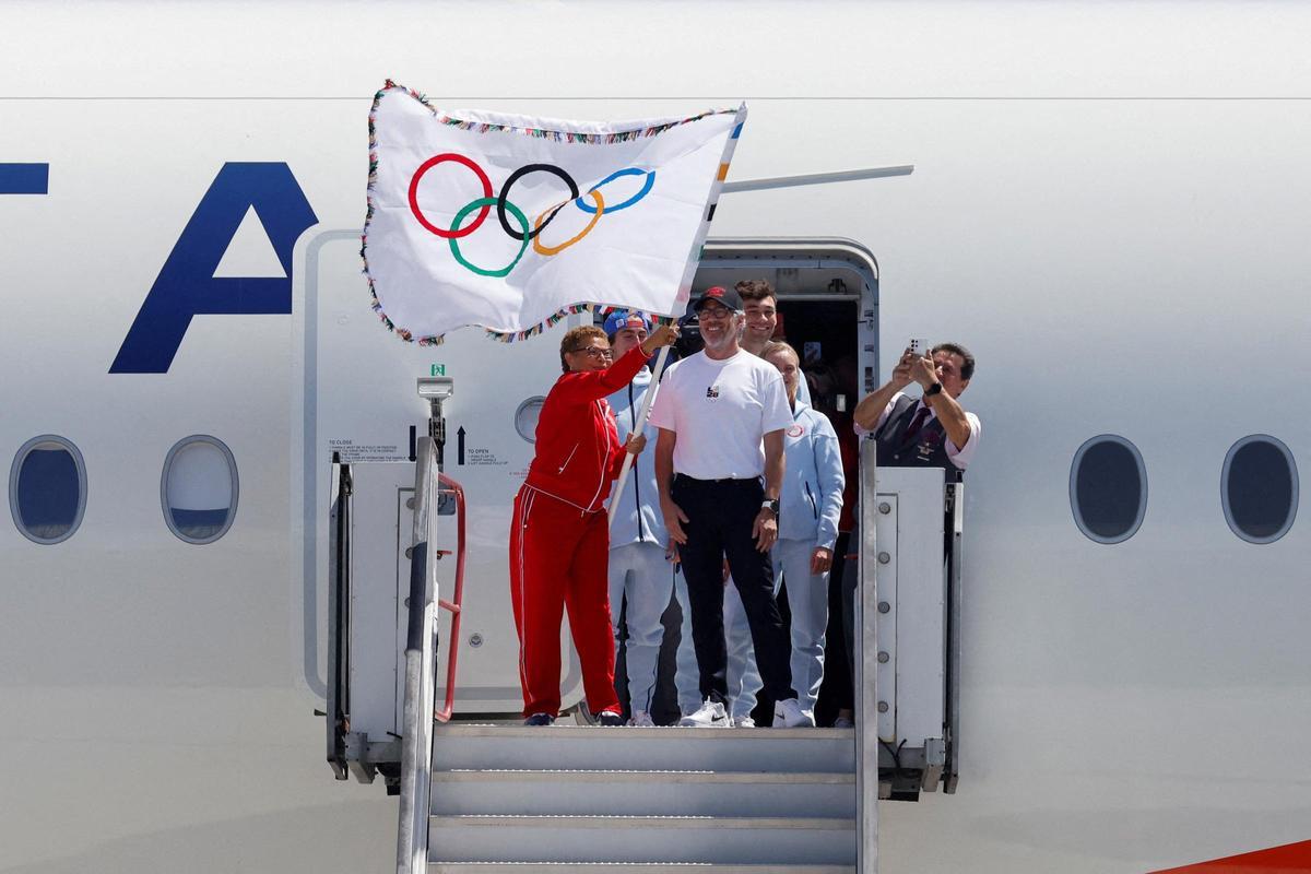 La bandera olímpica ya está en Los Ángeles, sede de los Juegos en 2028