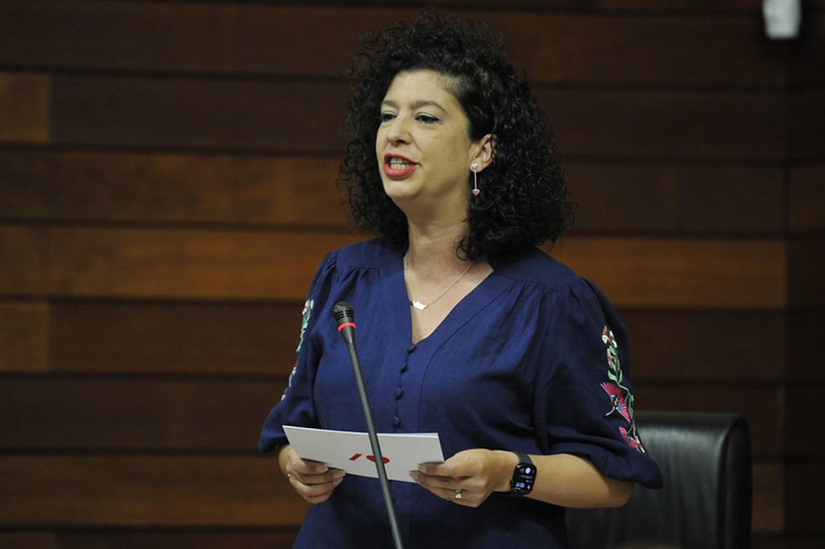 La diputada del PSOE Silvia González Chaves, en el pleno de la Asamblea de Extremadura.