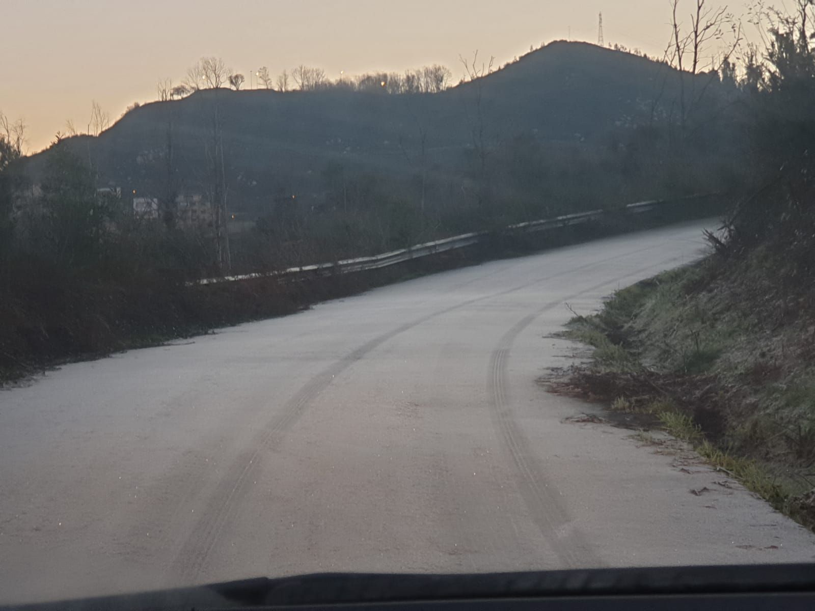 Carretera congelada en Valladares