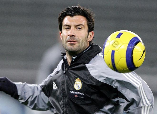 El futbolista Luís Figo en un entrenamiento con el Madrid, en 2005.