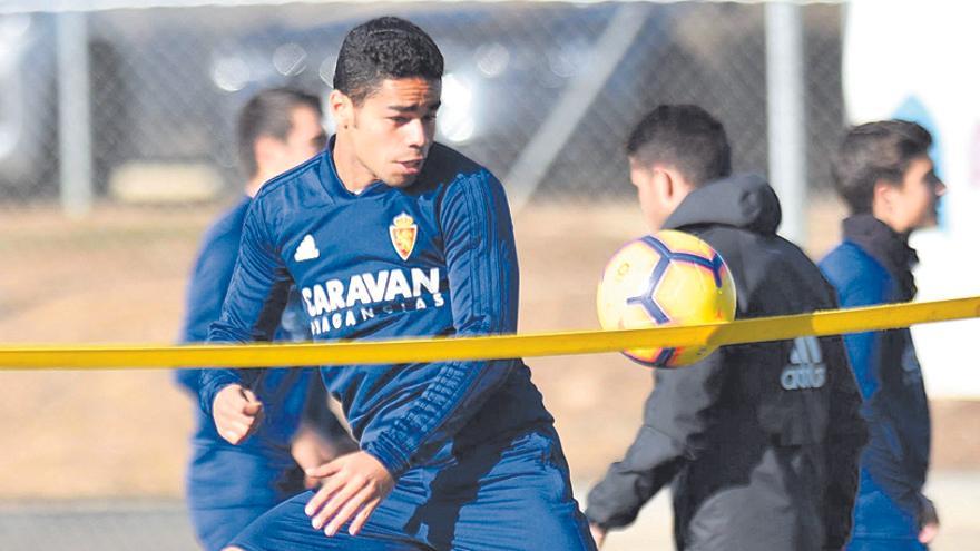 Raí Nascimento, nuevo fichaje del Deportivo, en un entrenamiento con el Zaragoza.