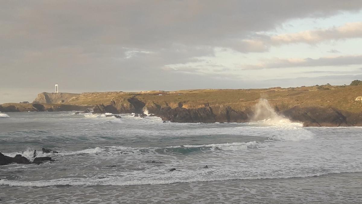 Oleaje en la playa de Meirás, en Valdoviño.