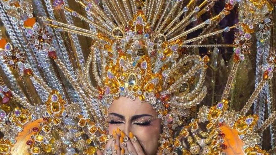 La reina del Carnaval de Santa Cruz de Tenerife lució las uñas más caras del mundo