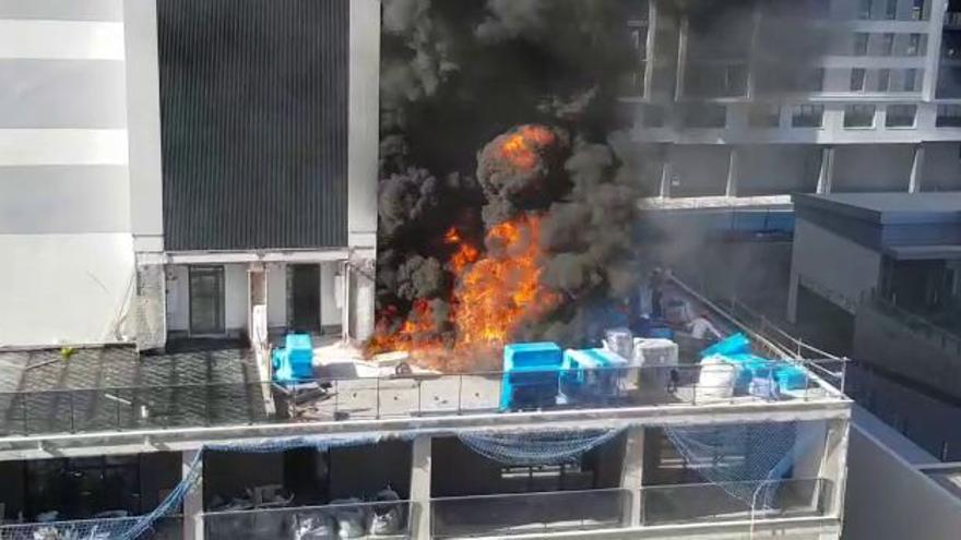 Incendio en Valencia hoy: fuerte columna de humo en Nou Campanar