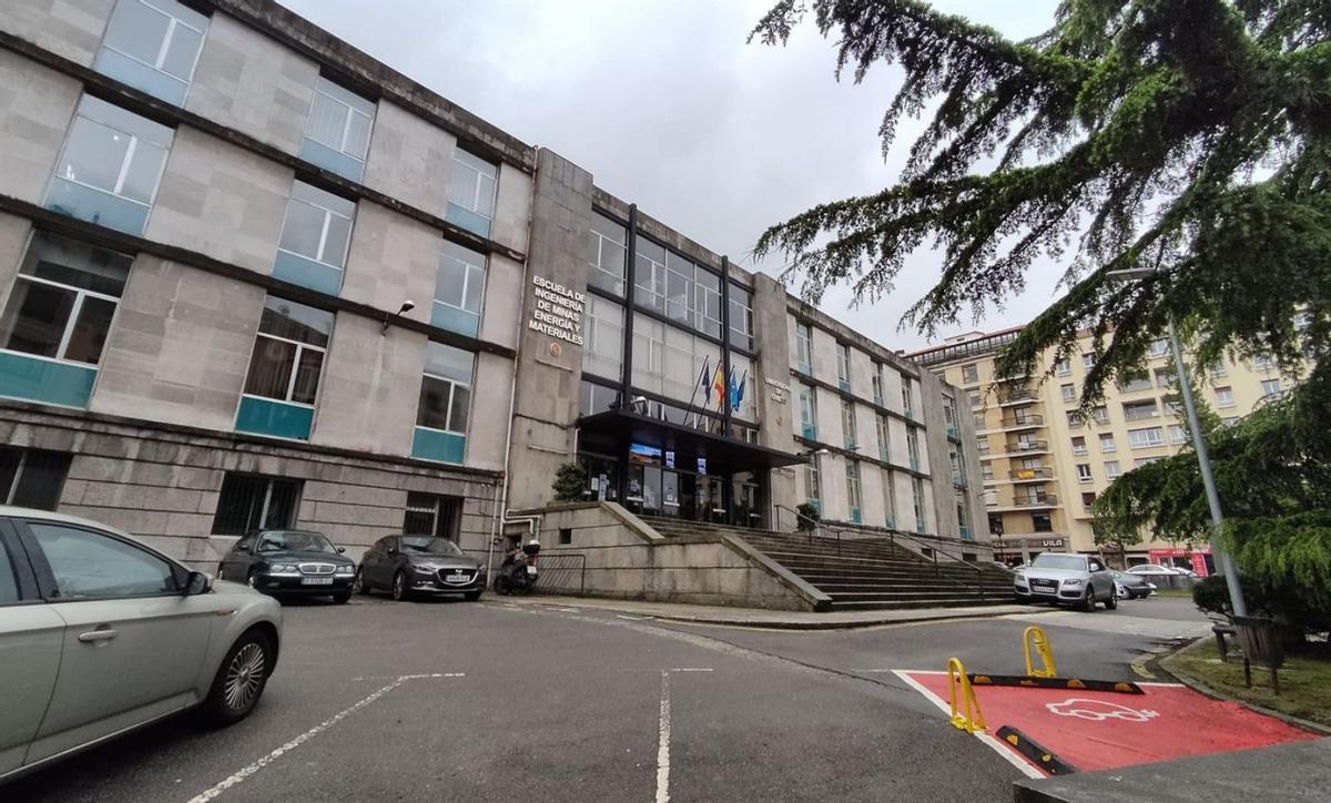 El edificio de la Escuela de Minas en la calle Independencia. | E. P.
