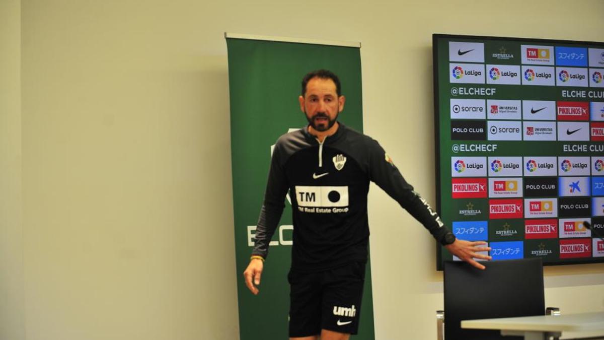 Pablo Machín después de finalizar su rueda de prensa de este viernes