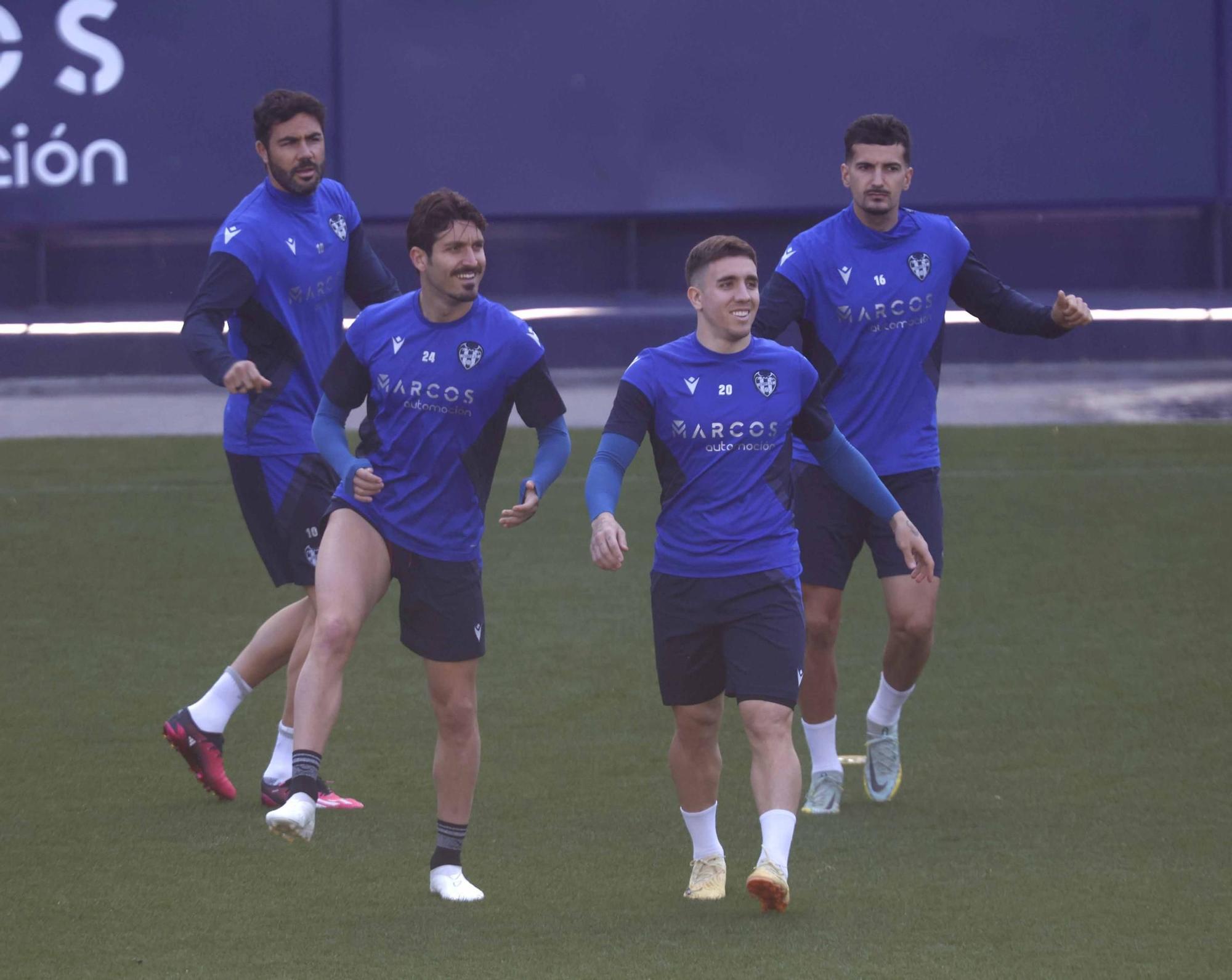 Sesión de entrenamiento del Levante UD