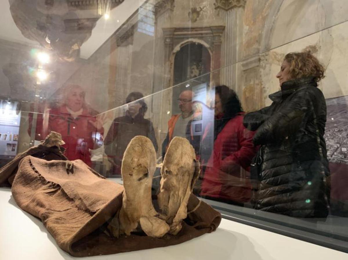La explosición cuenta con 15 cuerpos momificados