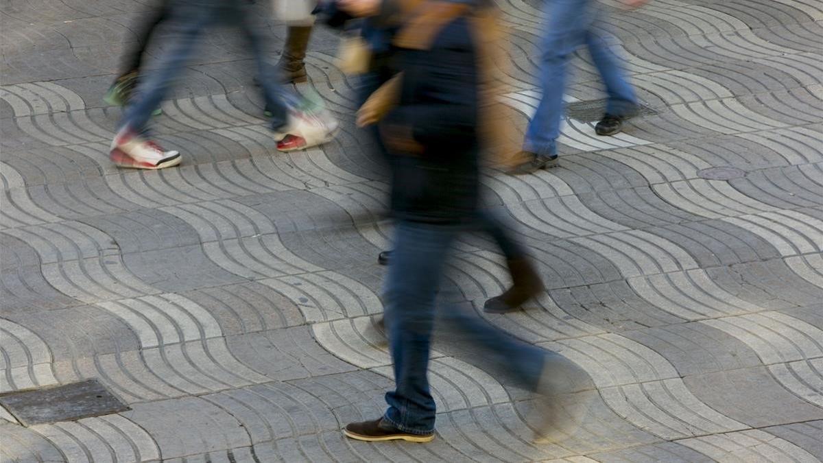 El pavimento de la Rambla en forma de olas que será sustituido.