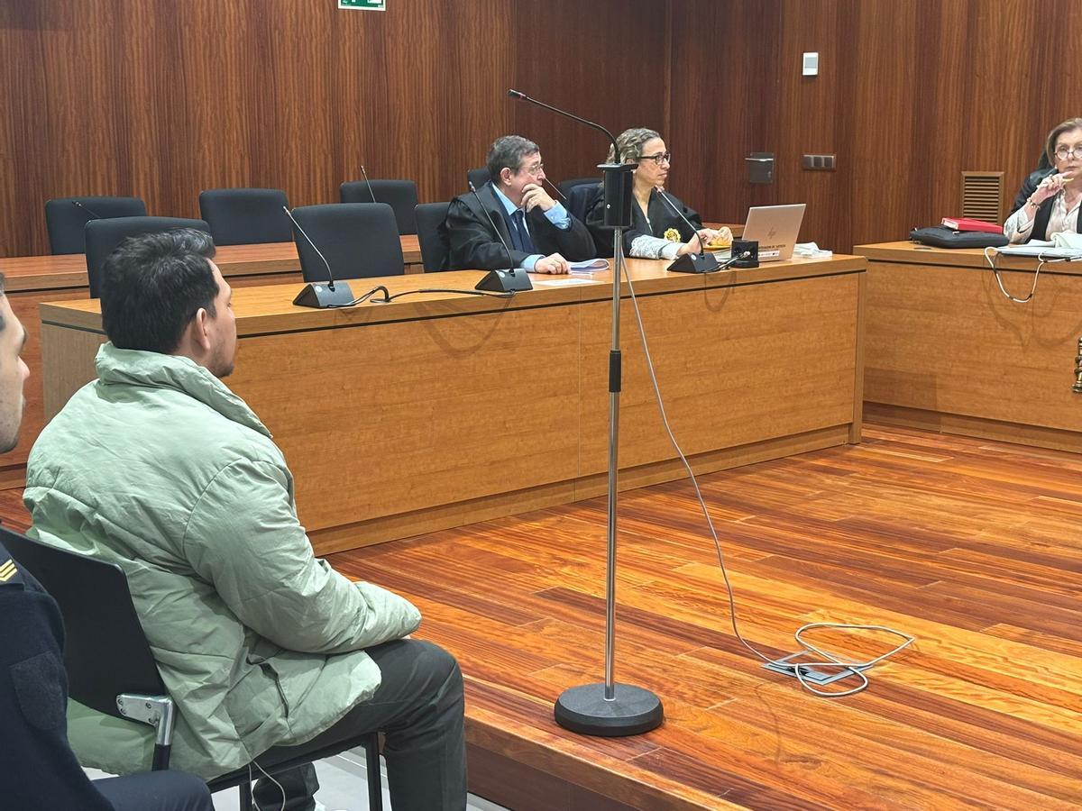 B. J. Y. B., este lunes, en el banquillo de los acusados de la Audiencia Provincial de Zaragoza.