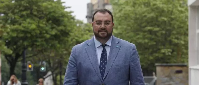 Barbón (PSOE): "Apelo a los moderados que no quieren ver las políticas de la extrema derecha en el gobierno"