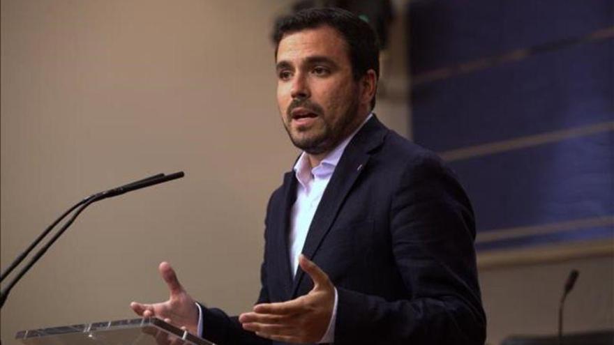 Garzón a Iglesias: o nueva marca, o las siglas de IU irán en la papeleta