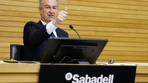 El consejero delegado del Sabadell, César González Bueno, durante la presentación de los resultados.