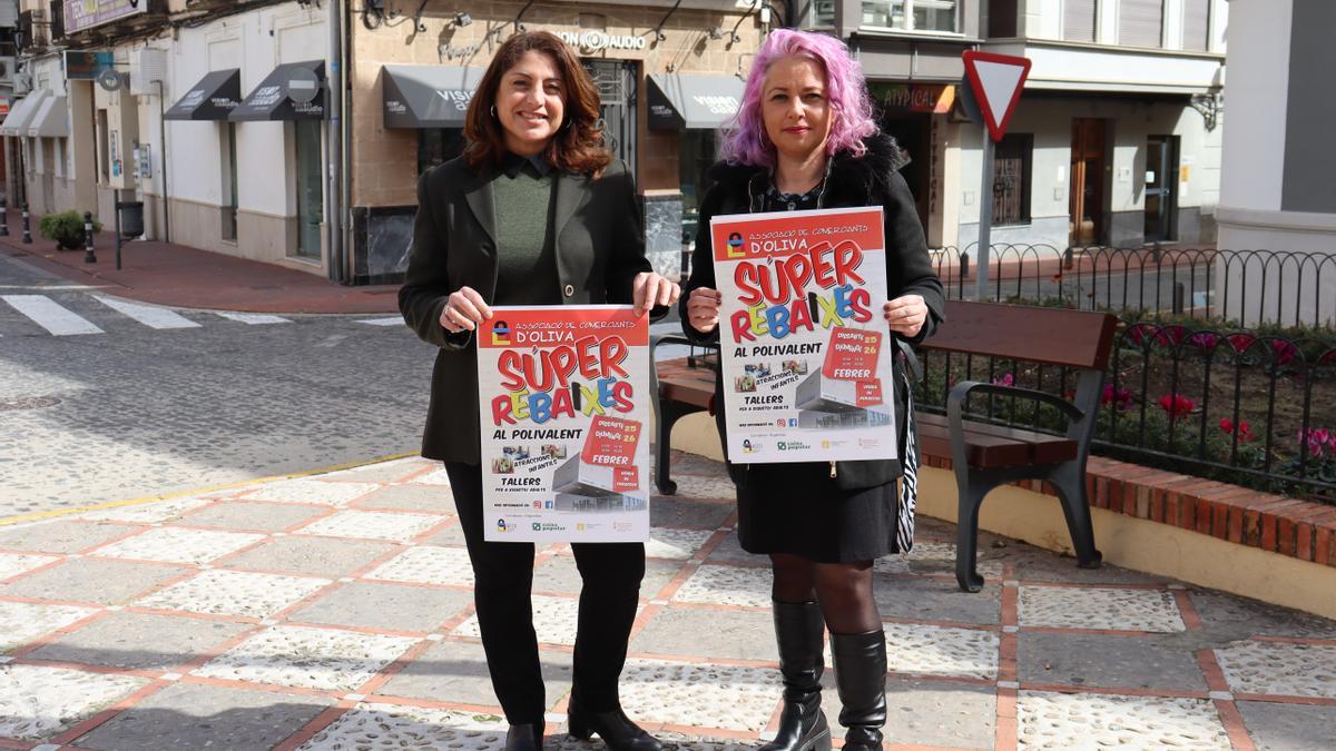 L'alcaldessa d'Oliva i la presidenta d'ACCO presentant la campanya