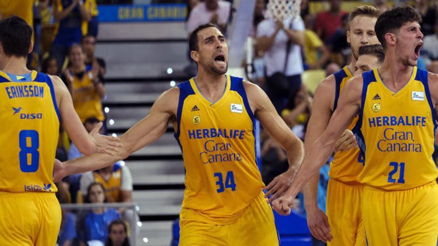 Los jugadores del Gran Canaria celebran su triunfo