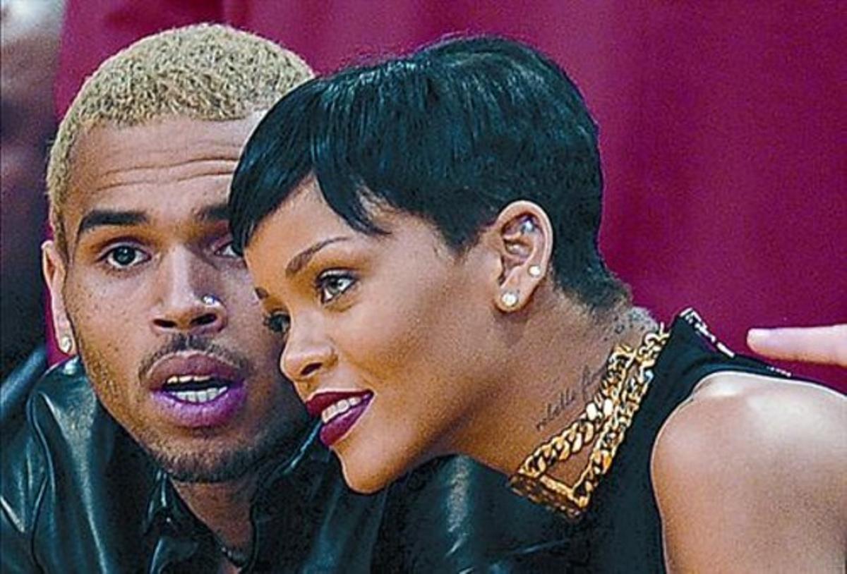 Rihanna regala un cotxàs a Brown_MEDIA_1 Rihanna regala un cotxàs a Brown_MEDIA_1