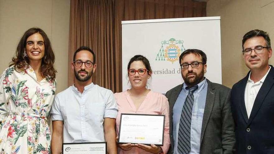 Por la izquierda, María Mitre, los premiados Juan Carlos Bermejo y Alejandra García Torre, Juan Álvarez y Héctor González.