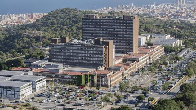 Vista general del campus de l’Hospital Germans Trias i Pujol, els seus aparcaments i el seu entorn. | MARC ASENSIO CLUPÉS