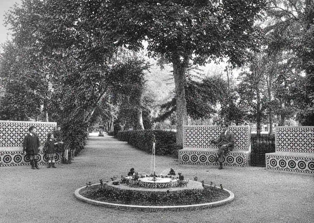Fuente de ranas en el parque Alcántara Romero tomada en el año 1926.