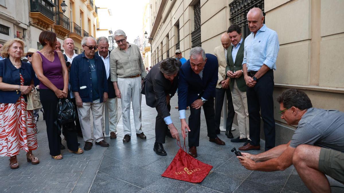 VÍDEO | Sevilla le dedica una placa al poeta Luis Cernuda
