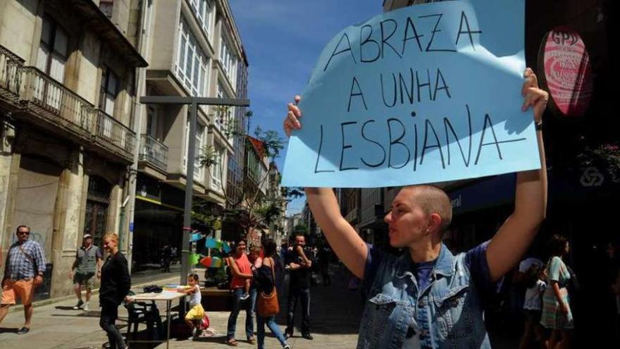 Actividades de normalización de la orientación sexual en la calle Rey Daviña. // Iñaki Abella