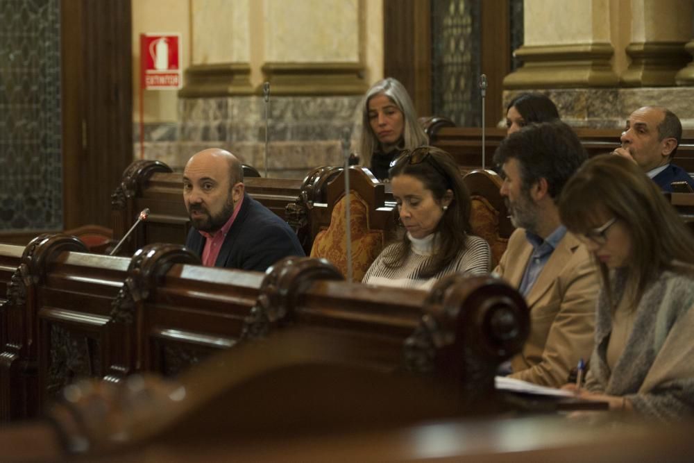 Marea y PP cargan contra el "catastrazo" del Ayuntamiento.