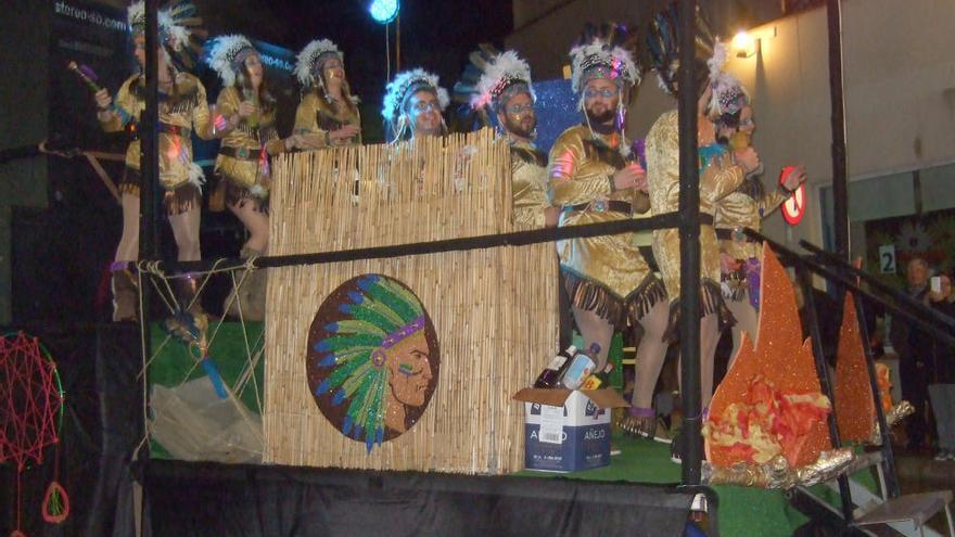El Carnaval llena de colorido las calles de Alcossebre