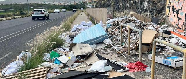 Tratamiento antilluvia en la Estación de Servicio Talán-Tena - Ayuntamiento  de Guadiana