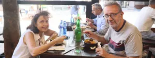 El cachopo y la fabada siguen siendo los reyes del menú del día pese al calor: "Venir a Asturias y no comer fabes es un pecado"