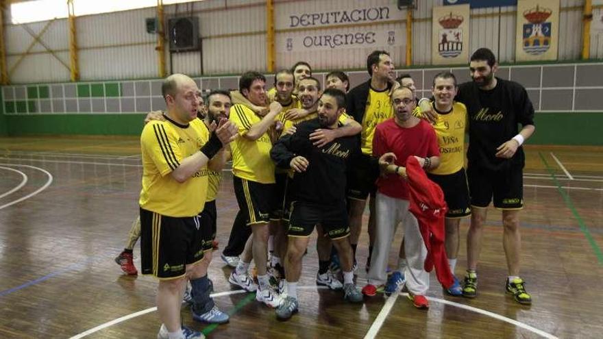 El equipo del Viña Costeira se proclamó campeón de la Copa Federación. // Jesús Regal