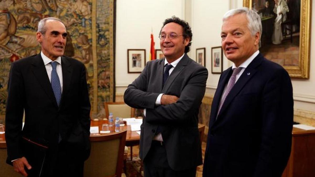 Alejandro Luzón, Álvaro García Ortiz y Didier Reynders.