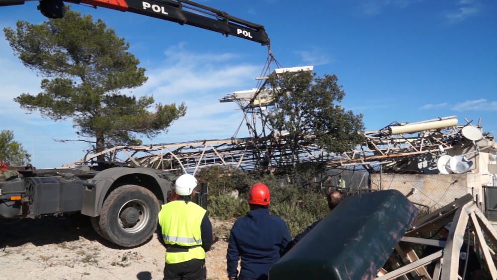 Retirada de la torre de comunicaciones de Capdepera