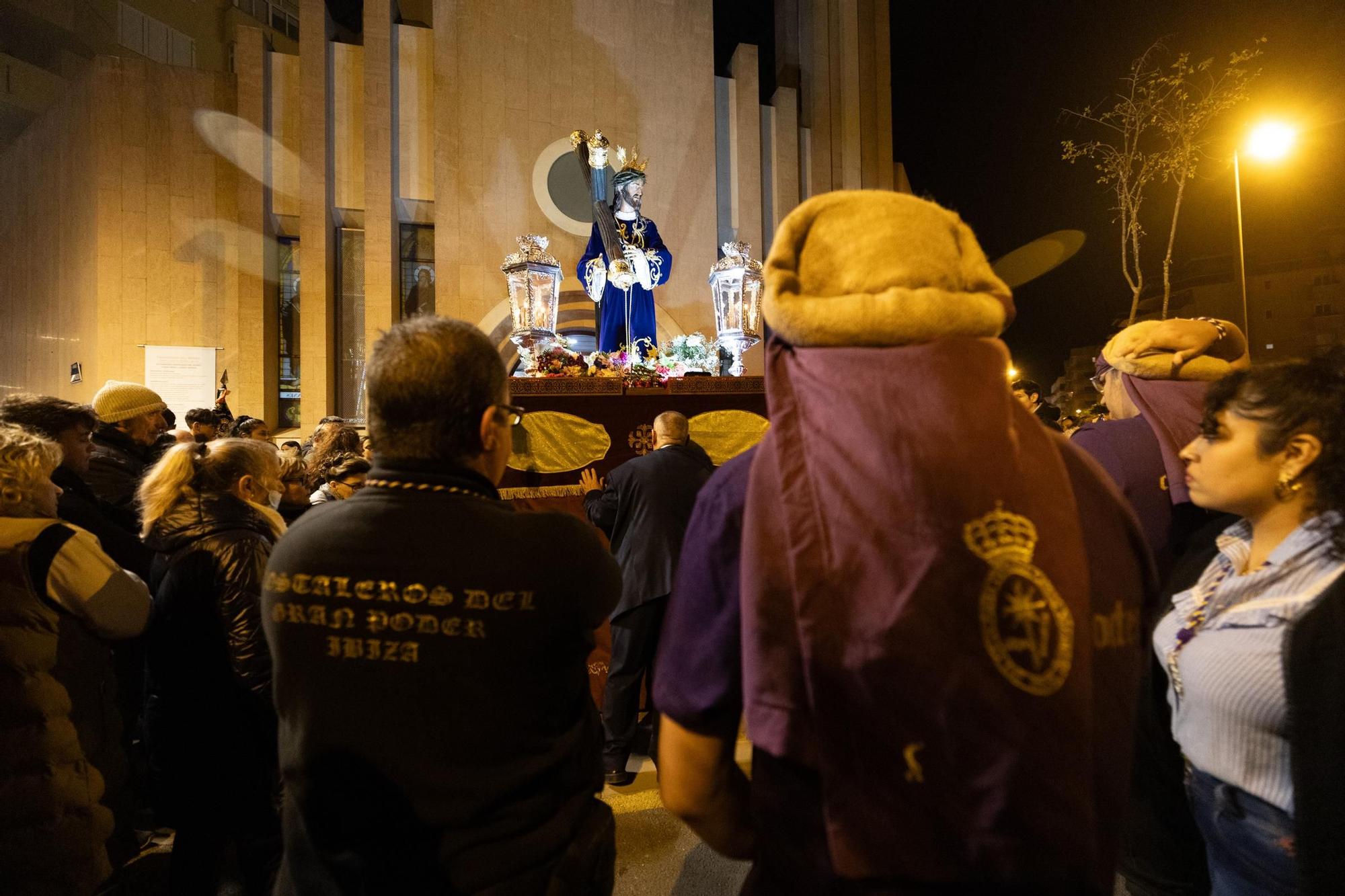 El Jesús del Gran Poder sube a costal a la Catedral