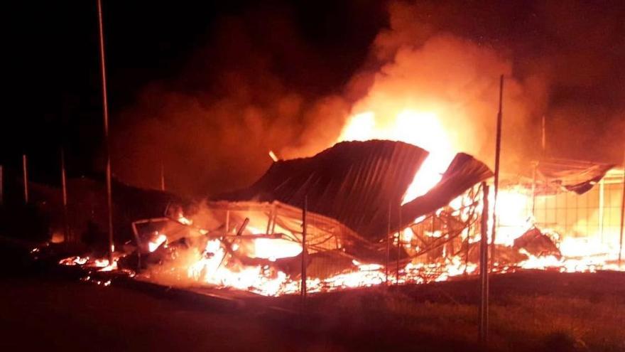 Incendio en un chiringuito de Almenara