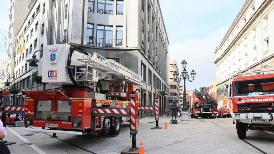 Vox alerta de que los vehículos de Bomberos y Protección Civil de Oviedo pueden quedarse sin contrato de mantenimiento
