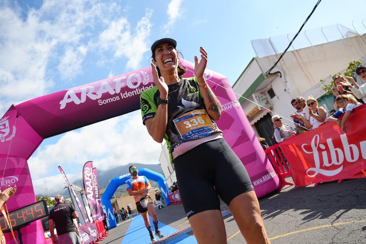 Selene Castillo a su llegada a meta