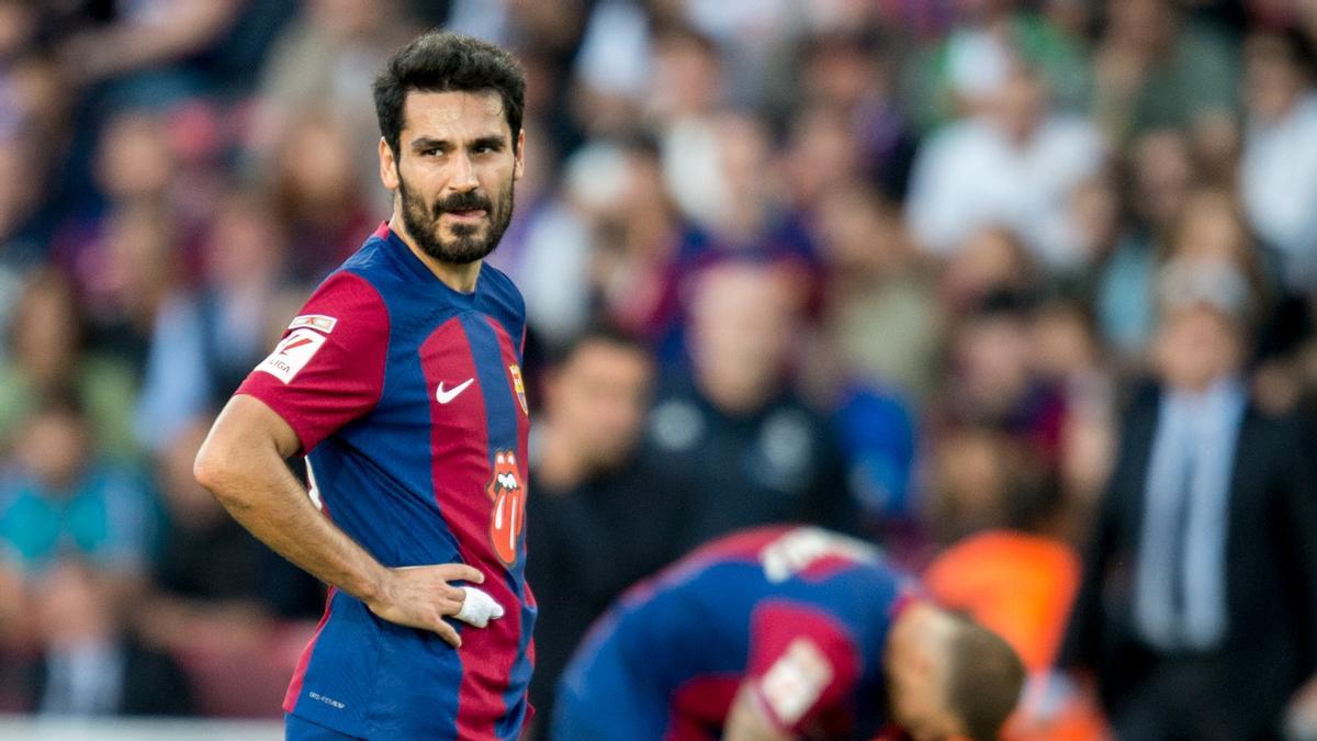 Gündogan, triste tras encajar el 1-2 del Madrid en Montjuïc en el tiempo añadido a cargo de Bellingham.