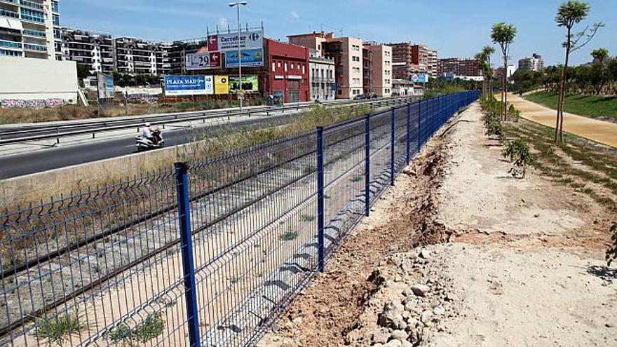 Los vecinos de Benalúa Sur tienen que recorrer más de un kilómetro a pie para acceder al parque.