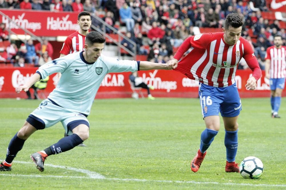 El partido entre el Real Sporting y el Numancia, en imágenes