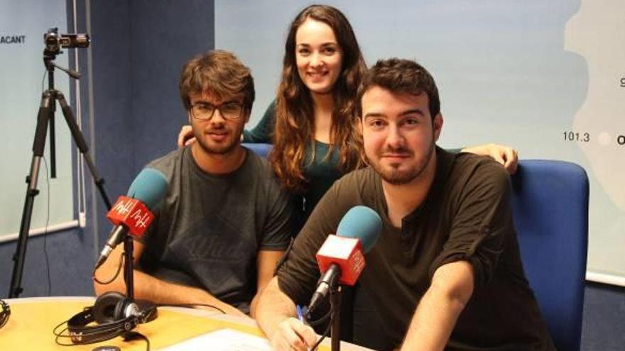 Los estudiantes de la UMH, premiados por su programa «Días de Radio».