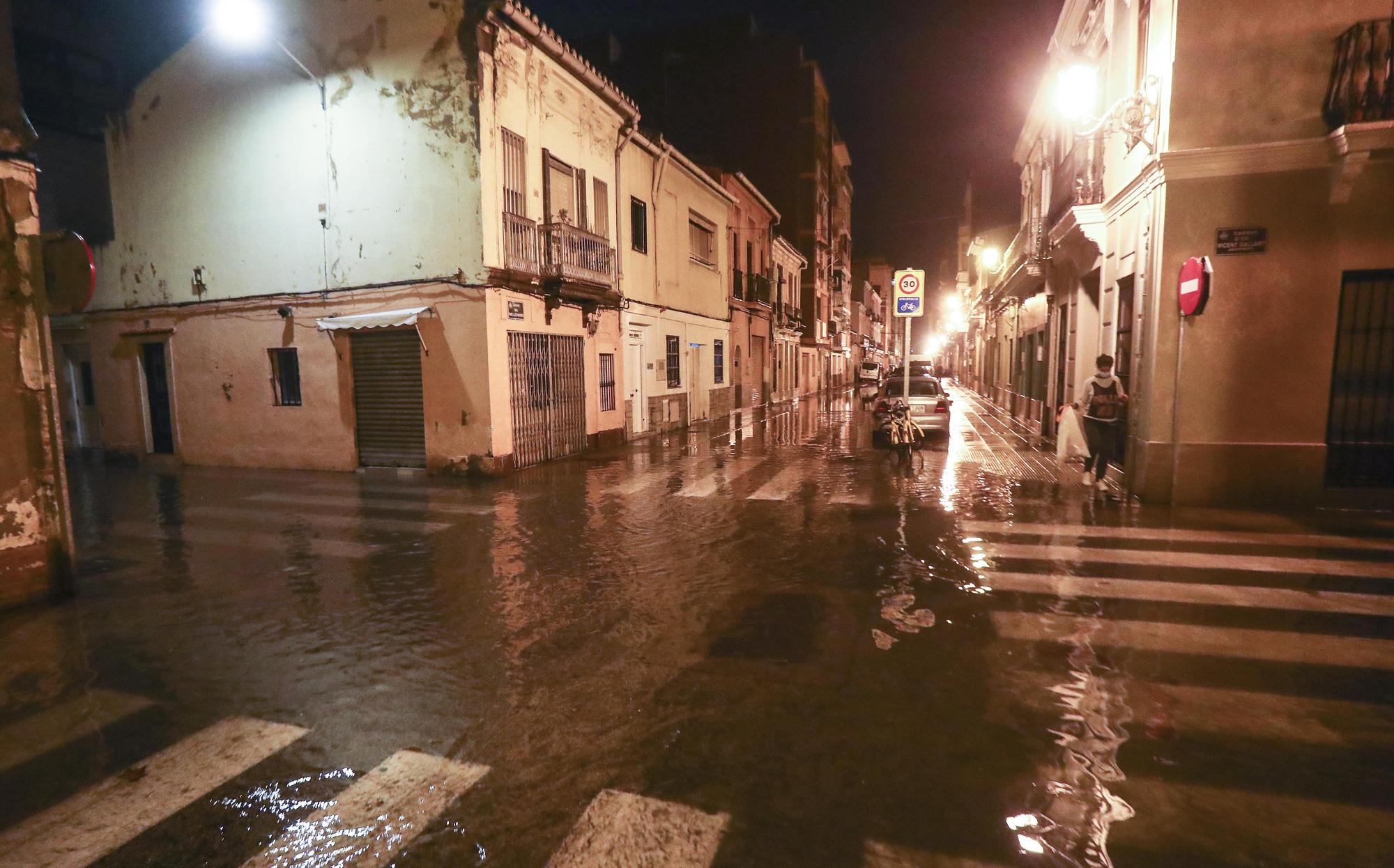 El temporal inunda El Cabanyal