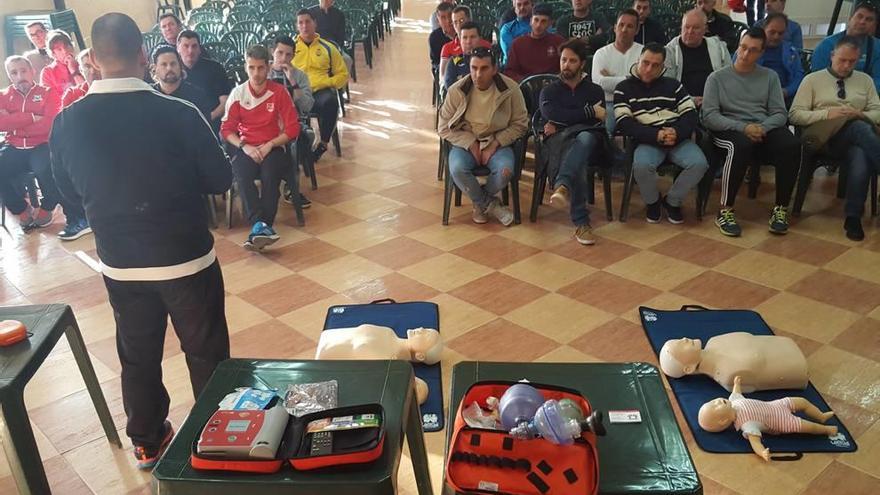 Instrucciones para salvar una vida en los campos de fútbol