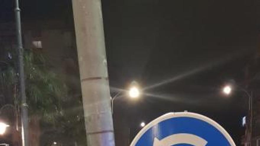 Una conductora borracha se estrella contra una farola en Xirivella en pleno estado de alarma